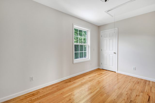 18 Kathryn Drive, Bridgeport, CT 06610