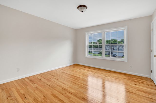 18 Kathryn Drive, Bridgeport, CT 06610