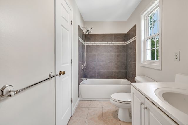 18 Kathryn Drive, Bridgeport, CT 06610