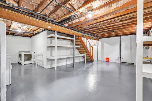 18 Kathryn Drive, Bridgeport, CT 06610