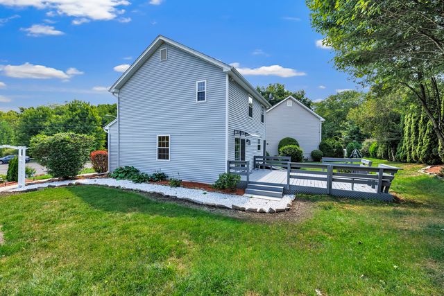 18 Kathryn Drive, Bridgeport, CT 06610