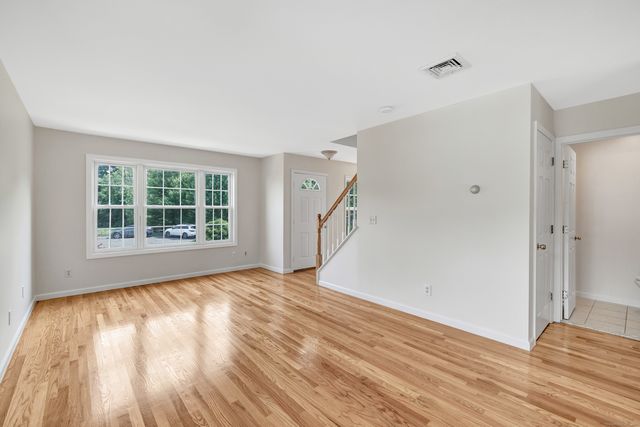 18 Kathryn Drive, Bridgeport, CT 06610