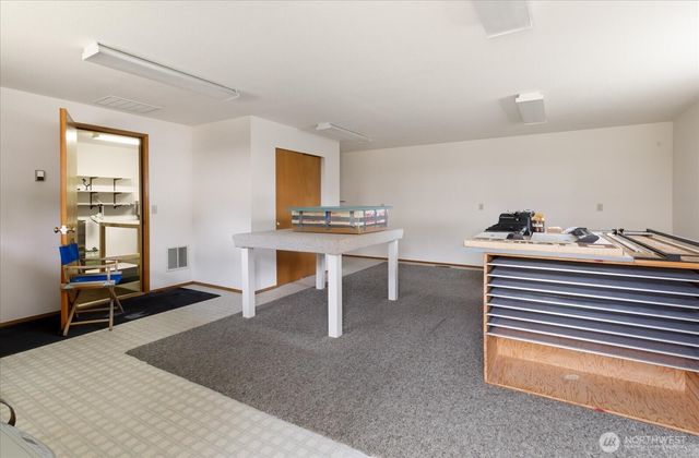 2047 Pine Wood Way, Oak Harbor, WA 98277