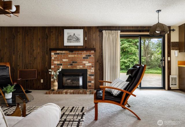 2047 Pine Wood Way, Oak Harbor, WA 98277
