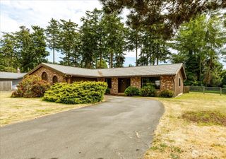 2047 Pine Wood Way, Oak Harbor, WA 98277