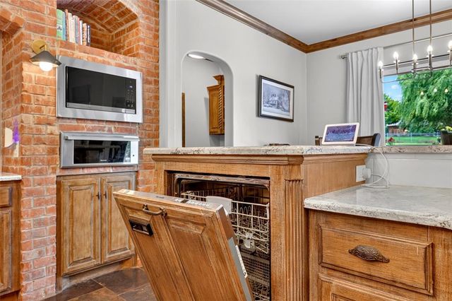 22002 White Pine Circle, Edmond, OK 73012