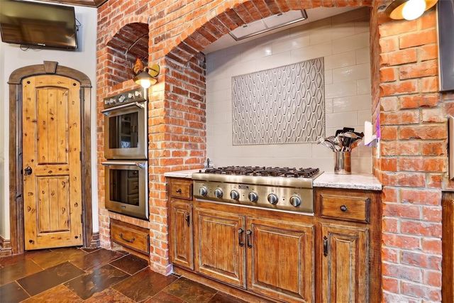 22002 White Pine Circle, Edmond, OK 73012
