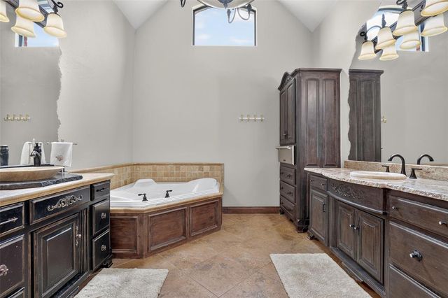 22002 White Pine Circle, Edmond, OK 73012
