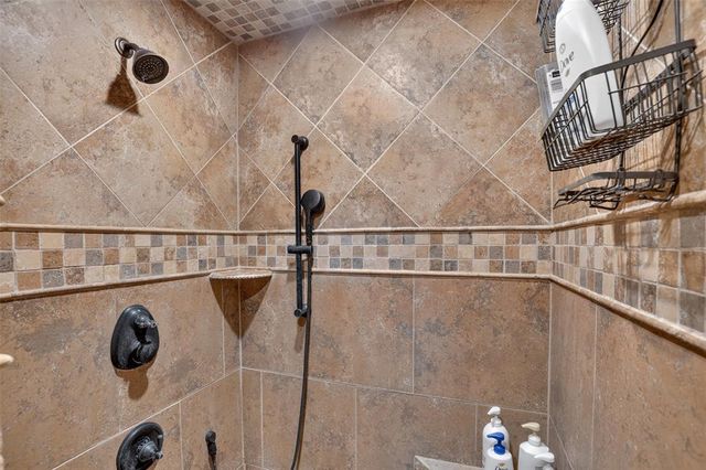 22002 White Pine Circle, Edmond, OK 73012