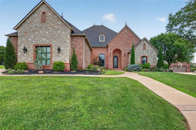 22002 White Pine Circle, Edmond, OK 73012