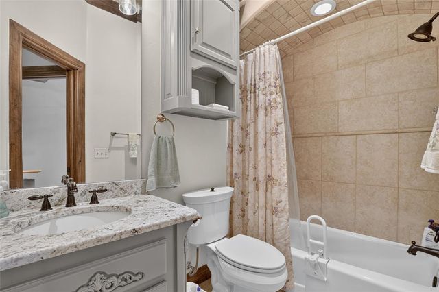 22002 White Pine Circle, Edmond, OK 73012