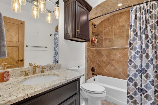 22002 White Pine Circle, Edmond, OK 73012