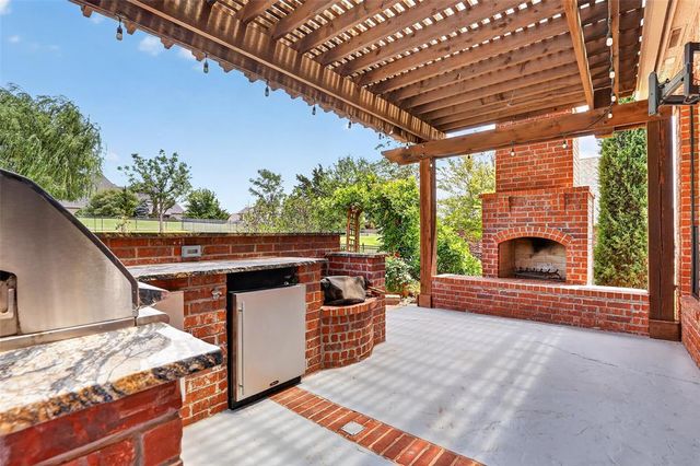 22002 White Pine Circle, Edmond, OK 73012