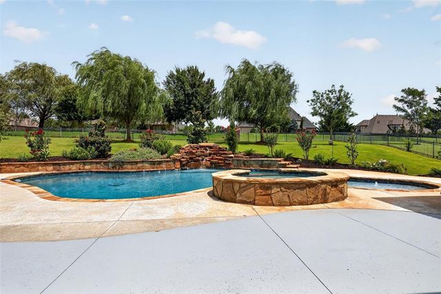 22002 White Pine Circle, Edmond, OK 73012
