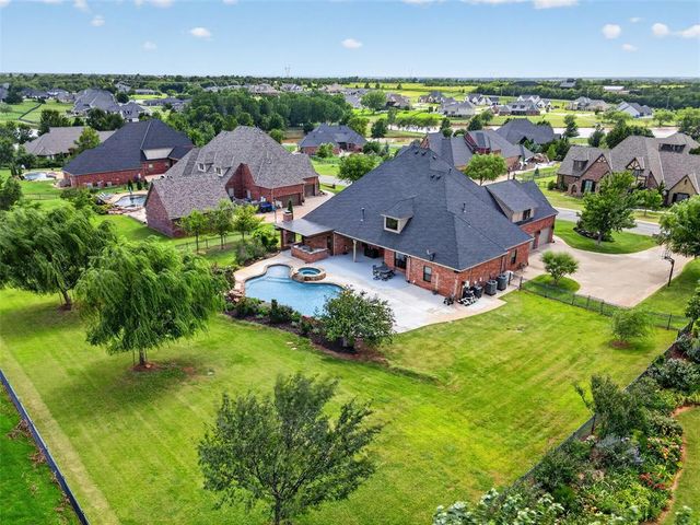 22002 White Pine Circle, Edmond, OK 73012