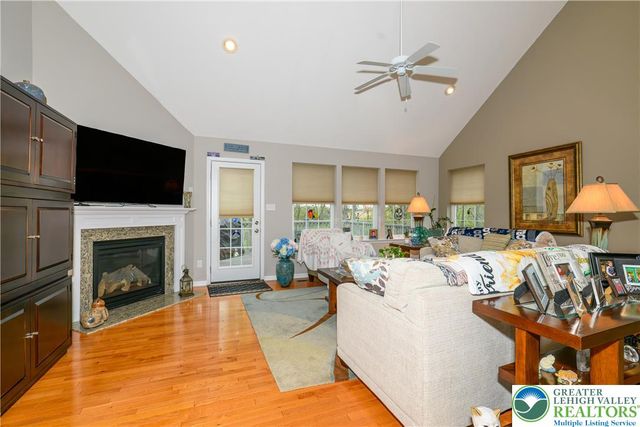 3234 Overlook Drive, Emmaus Boro, PA 18049