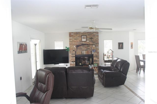 19830 SE 15TH PLACE, Morriston, FL 32668