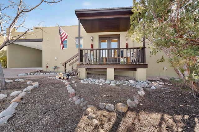 4671 San Ysidro, Santa Fe, NM 87507