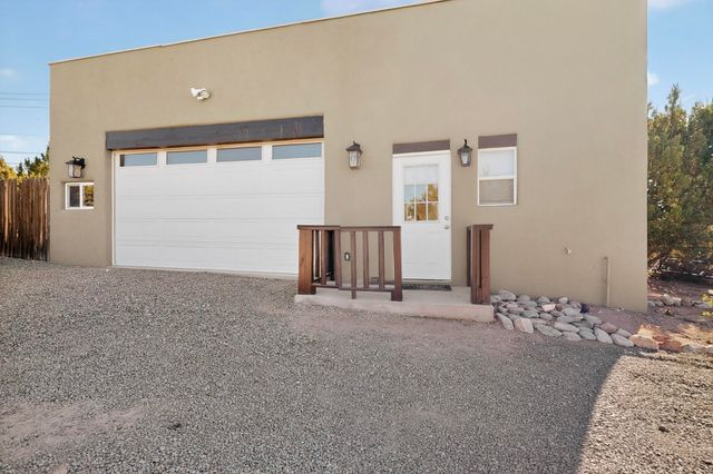 4671 San Ysidro, Santa Fe, NM 87507