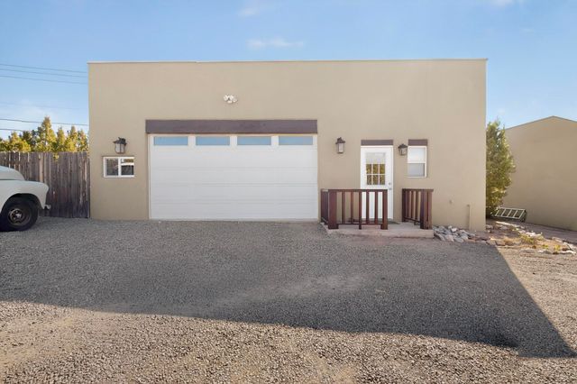 4671 San Ysidro, Santa Fe, NM 87507