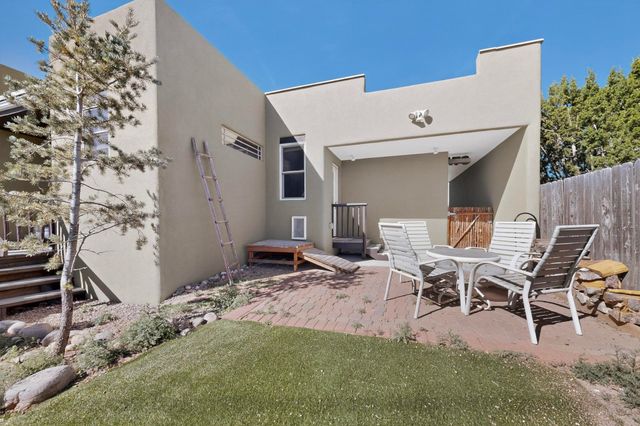 4671 San Ysidro, Santa Fe, NM 87507
