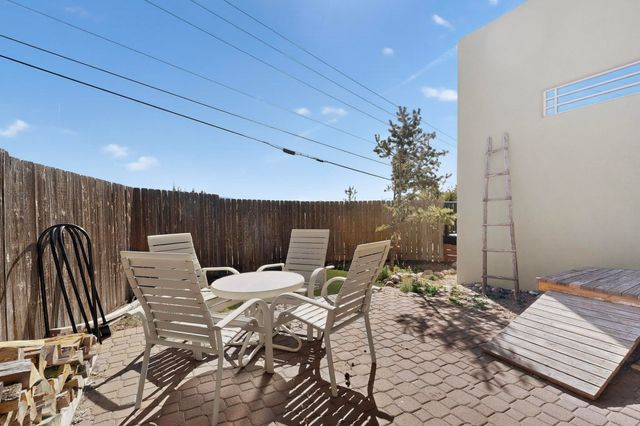 4671 San Ysidro, Santa Fe, NM 87507