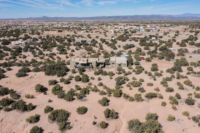 4671 San Ysidro, Santa Fe, NM 87507