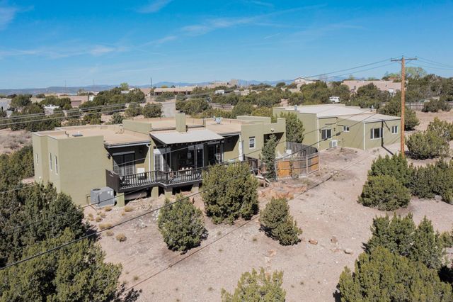4671 San Ysidro, Santa Fe, NM 87507