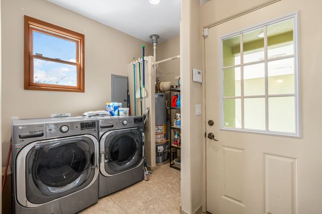4671 San Ysidro, Santa Fe, NM 87507