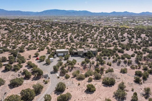 4671 San Ysidro, Santa Fe, NM 87507