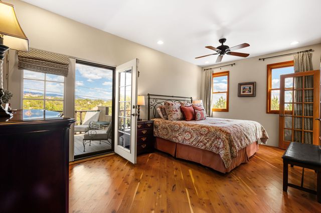4671 San Ysidro, Santa Fe, NM 87507