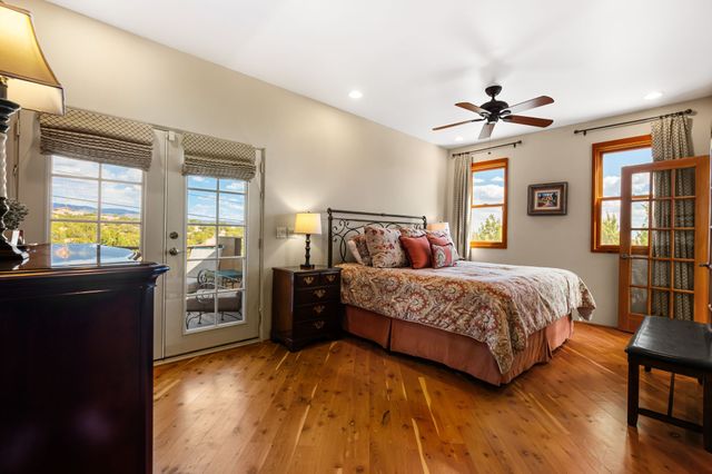 4671 San Ysidro, Santa Fe, NM 87507
