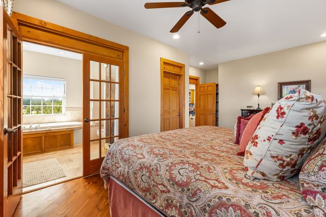 4671 San Ysidro, Santa Fe, NM 87507
