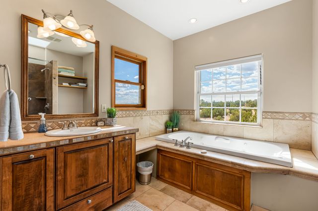 4671 San Ysidro, Santa Fe, NM 87507