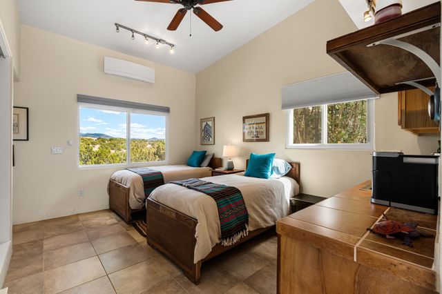 4671 San Ysidro, Santa Fe, NM 87507