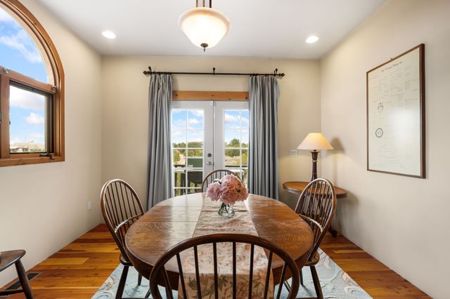 4671 San Ysidro, Santa Fe, NM 87507