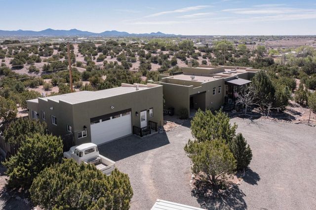4671 San Ysidro, Santa Fe, NM 87507
