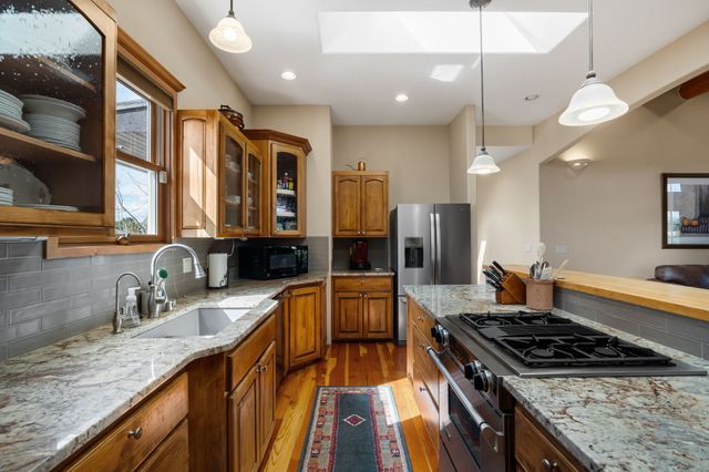 4671 San Ysidro, Santa Fe, NM 87507