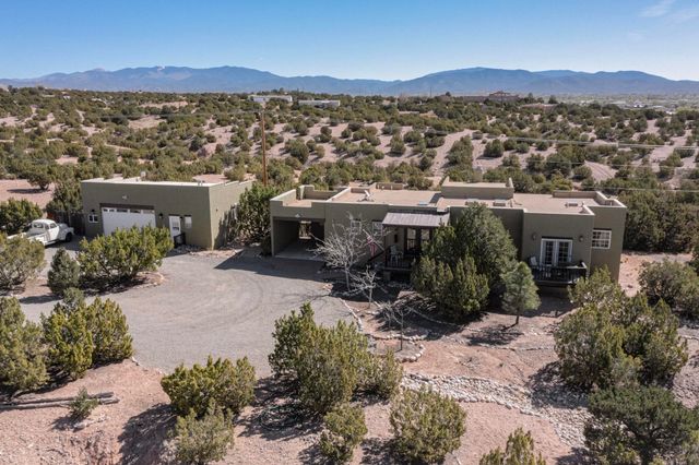 4671 San Ysidro, Santa Fe, NM 87507