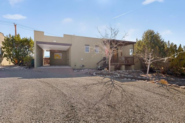 4671 San Ysidro, Santa Fe, NM 87507