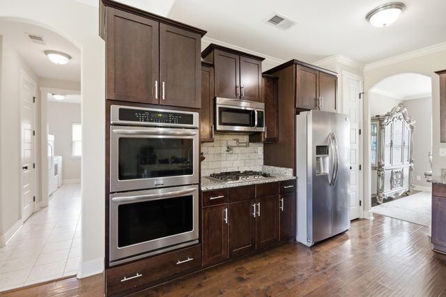 816 WOODLAND TREES DR, Cordova, TN 38018