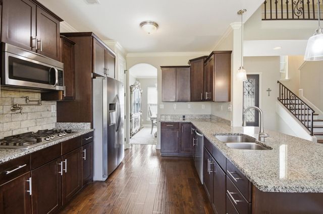 816 WOODLAND TREES DR, Cordova, TN 38018