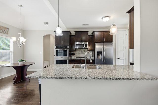 816 WOODLAND TREES DR, Cordova, TN 38018