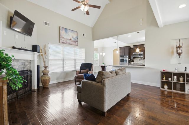 816 WOODLAND TREES DR, Cordova, TN 38018