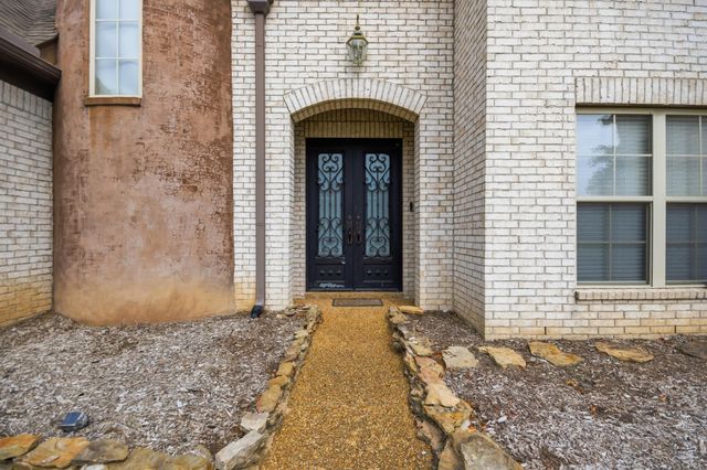816 WOODLAND TREES DR, Cordova, TN 38018