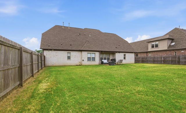 816 WOODLAND TREES DR, Cordova, TN 38018