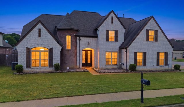 816 WOODLAND TREES DR, Cordova, TN 38018
