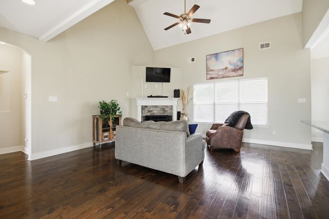 816 WOODLAND TREES DR, Cordova, TN 38018