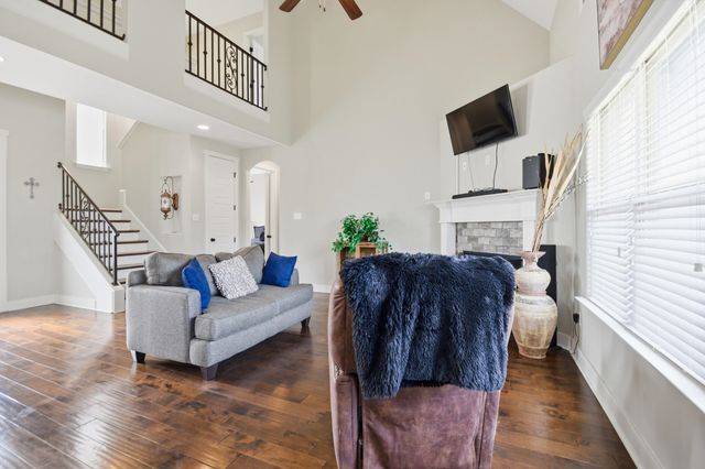 816 WOODLAND TREES DR, Cordova, TN 38018