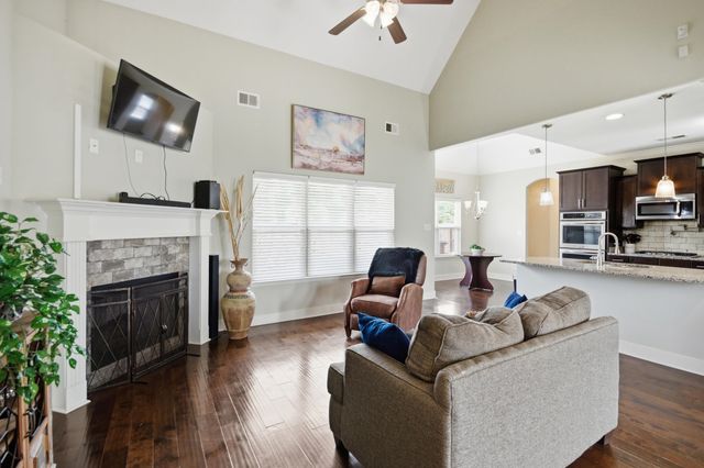 816 WOODLAND TREES DR, Cordova, TN 38018